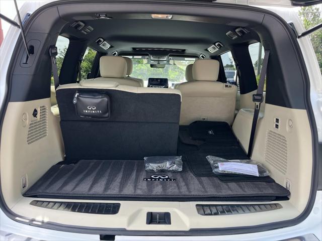Photo of 2024 Moonstone White INFINITI QX80