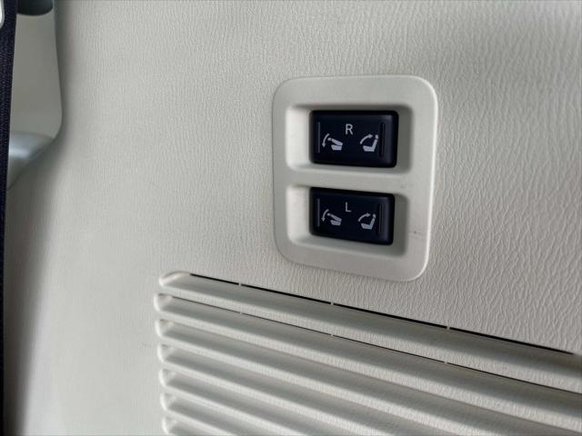 Photo of 2024 Moonstone White INFINITI QX80