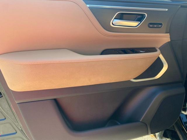 Photo of 2025 Black Obsidian INFINITI QX80