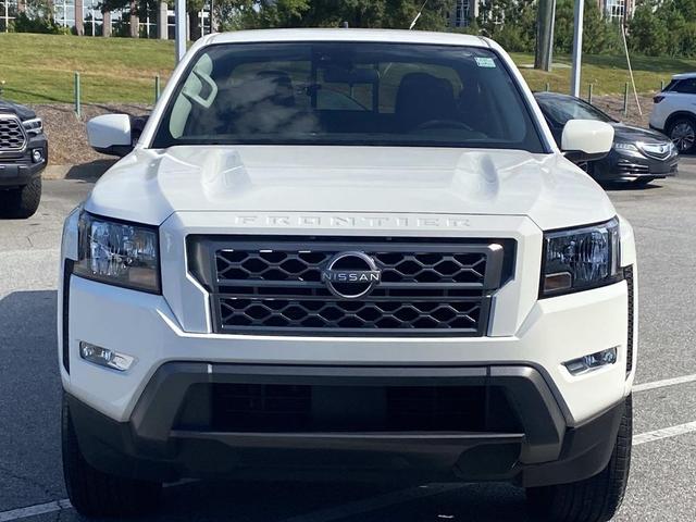Photo of 2024 Glacier White Nissan Frontier