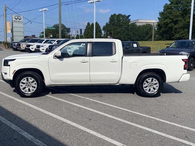 Photo of 2024 Glacier White Nissan Frontier