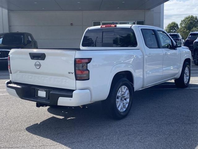 Photo of 2024 Glacier White Nissan Frontier