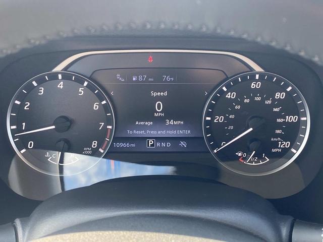 Photo of 2024 Glacier White Nissan Frontier