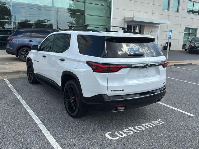 Photo of 2023 Iridescent Pearl Tricoat Chevrolet Traverse