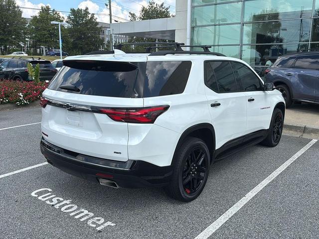 Photo of 2023 Iridescent Pearl Tricoat Chevrolet Traverse