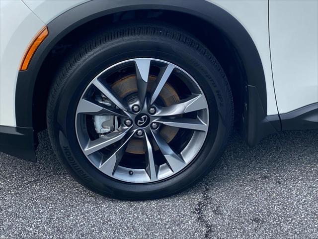 Photo of 2025 Majestic White INFINITI QX60