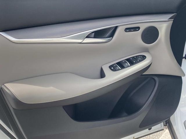 Photo of 2024 Radiant White INFINITI QX50