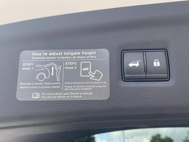 Photo of 2024 Radiant White INFINITI QX50