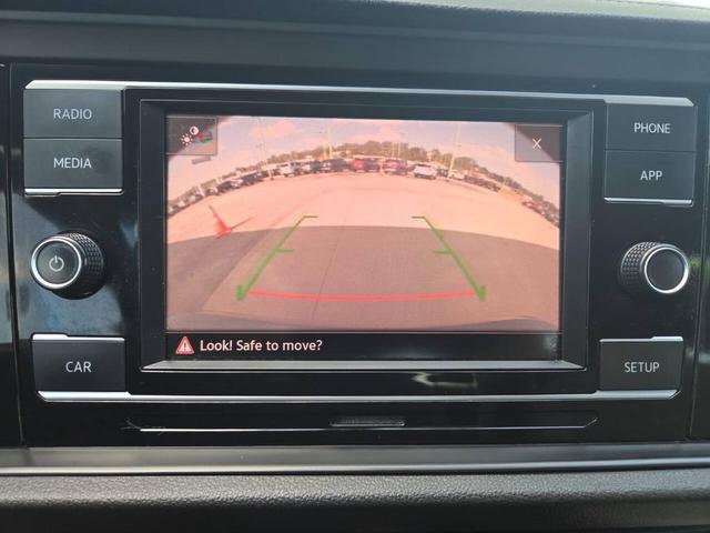 Photo of 2019 Platinum Gray Metallic Volkswagen Jetta
