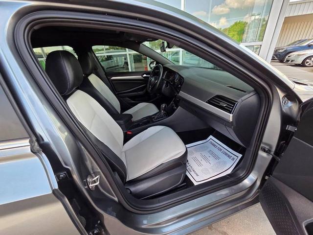 Photo of 2019 Platinum Gray Metallic Volkswagen Jetta