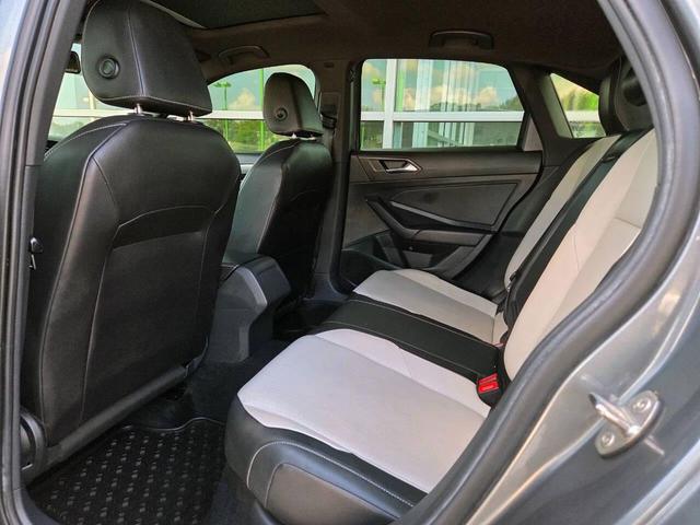 Photo of 2019 Platinum Gray Metallic Volkswagen Jetta