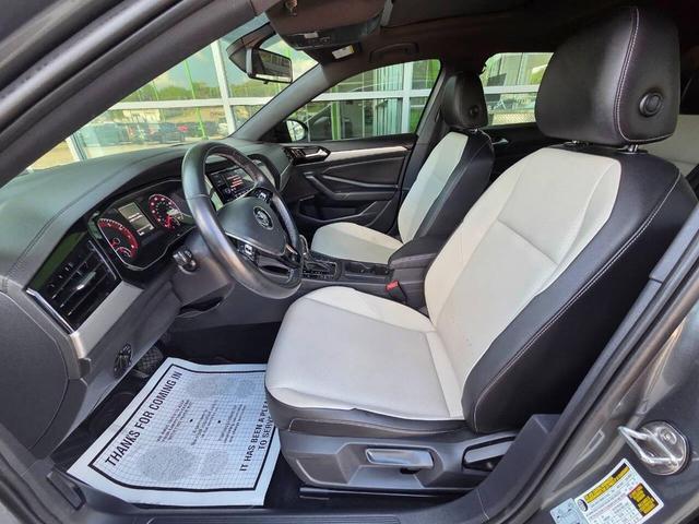 Photo of 2019 Platinum Gray Metallic Volkswagen Jetta