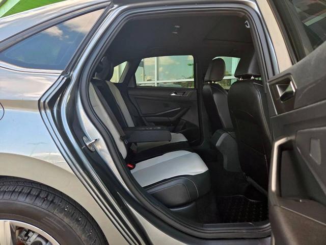 Photo of 2019 Platinum Gray Metallic Volkswagen Jetta