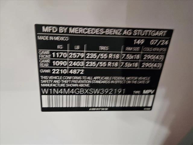 Photo of 2025 Polar White Mercedes-Benz GLB 250