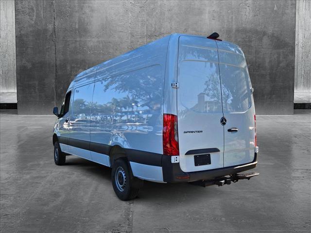 Photo of 2025 Arctic White Mercedes-Benz Sprinter 2500