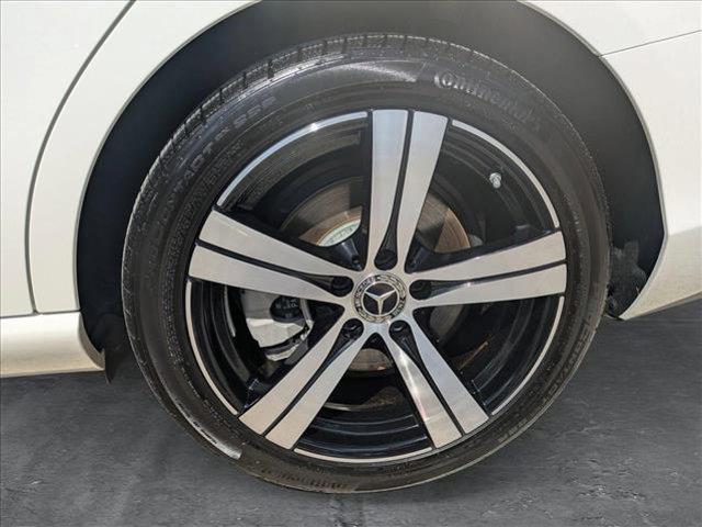 Photo of 2025 Polar White Mercedes-Benz C-Class