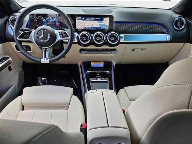 Photo of 2025 Polar White Mercedes-Benz GLB 250