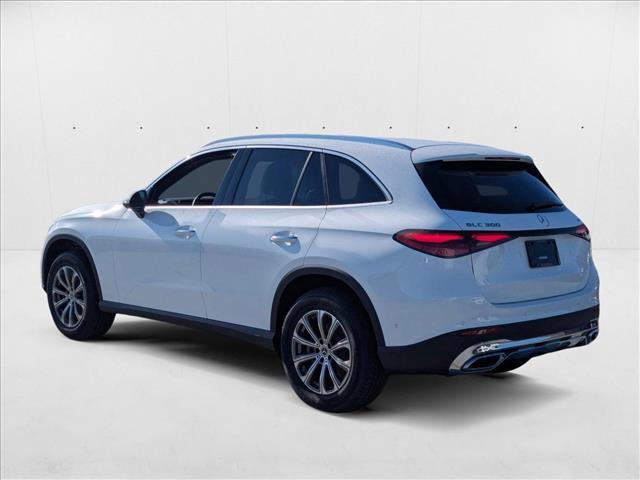 Photo of 2025 Polar White Mercedes-Benz GLC 300