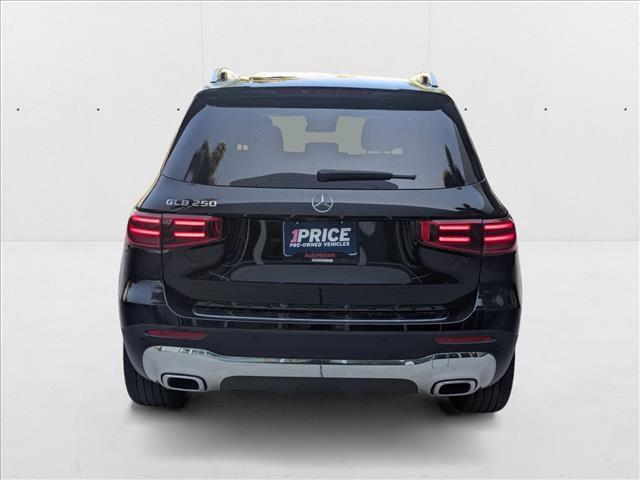 Photo of 2024 Night Black Mercedes-Benz GLB 250