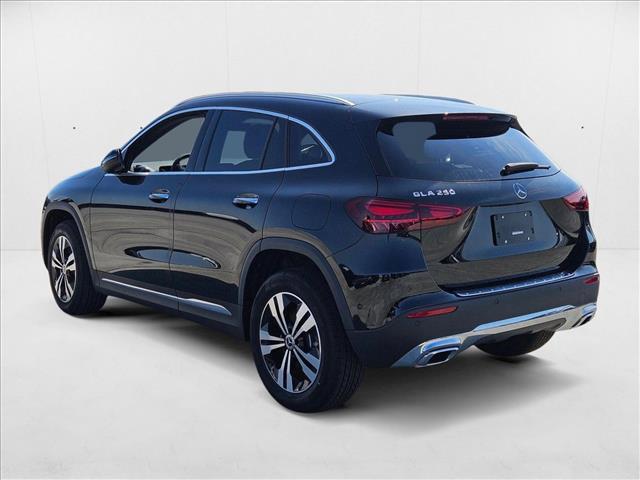 Photo of 2025 Night Black Mercedes-Benz GLA 250
