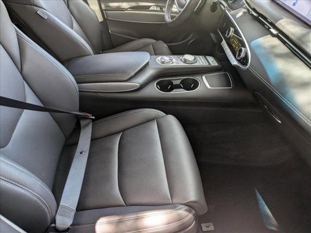 Photo of 2023 Vik Black Genesis GV70