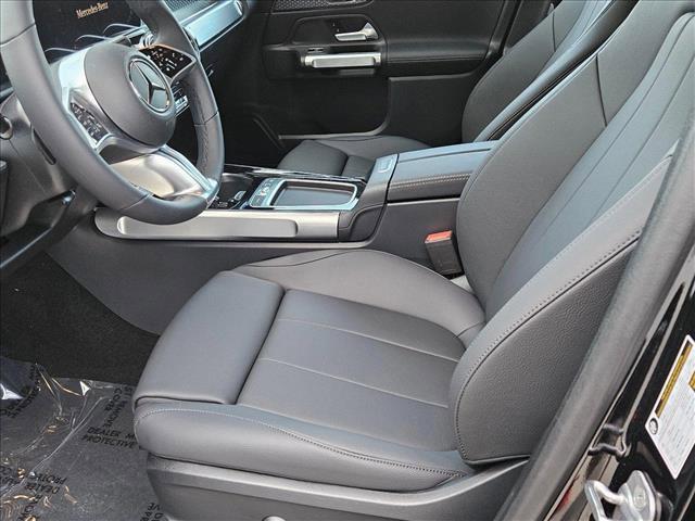Photo of 2025 Night Black Mercedes-Benz GLB 250