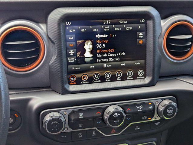 Photo of 2022 Silver Zynith Clearcoat Jeep Gladiator
