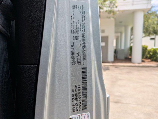 Photo of 2022 Silver Zynith Clearcoat Jeep Gladiator