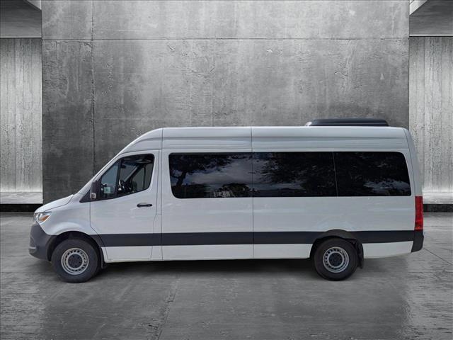 Photo of 2025 Arctic White Mercedes-Benz Sprinter 2500