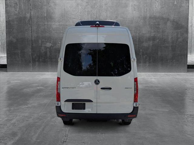 Photo of 2025 Arctic White Mercedes-Benz Sprinter 2500