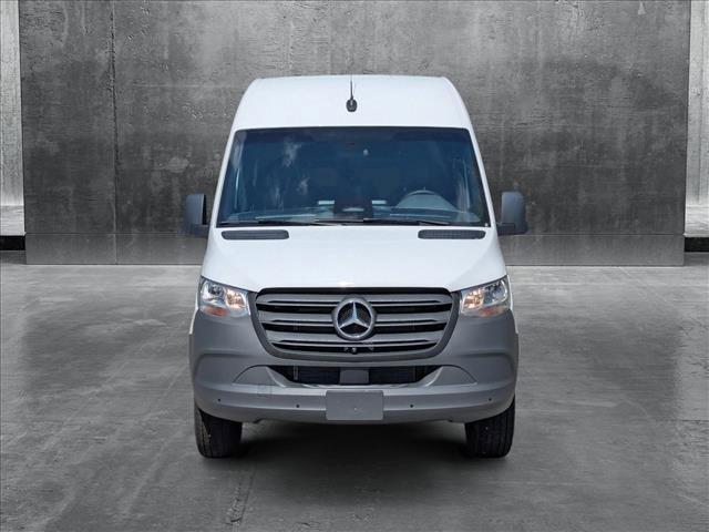 Photo of 2025 Arctic White Mercedes-Benz Sprinter 2500