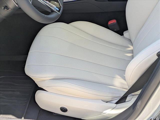 Photo of 2025 Cirrus Silver Metallic Mercedes-Benz E-Class