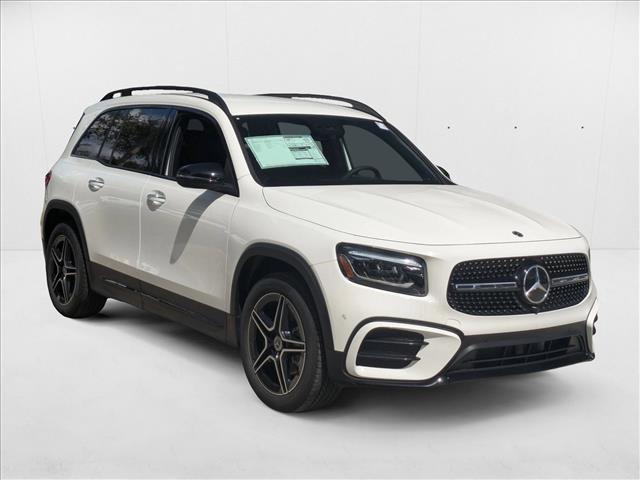 Photo of 2025 Polar White Mercedes-Benz GLB 250
