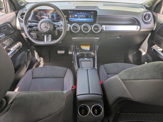 Photo of 2025 Polar White Mercedes-Benz GLB 250