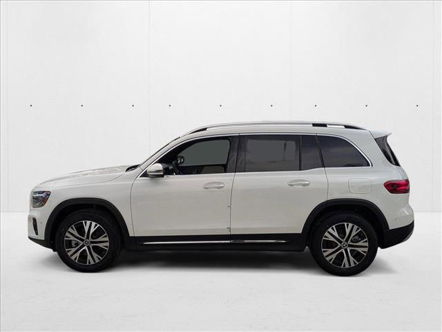 Photo of 2025 Polar White Mercedes-Benz GLB 250