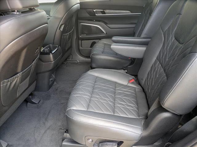 Photo of 2023 Everlasting Silver Kia Telluride
