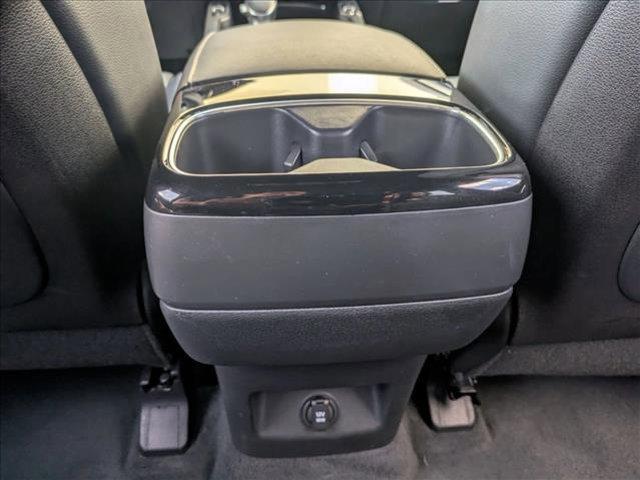 Photo of 2023 Everlasting Silver Kia Telluride