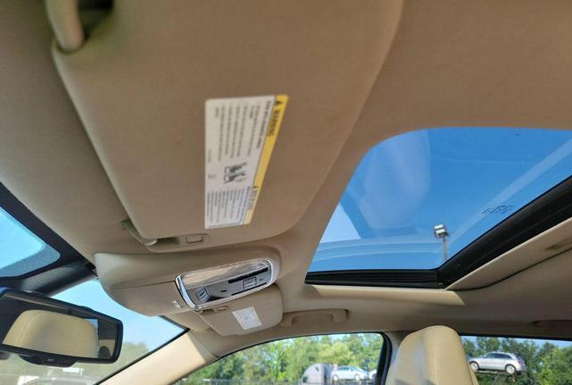 Photo of 2015 Bright White Clearcoat Jeep Grand Cherokee