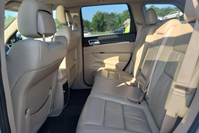 Photo of 2015 Bright White Clearcoat Jeep Grand Cherokee