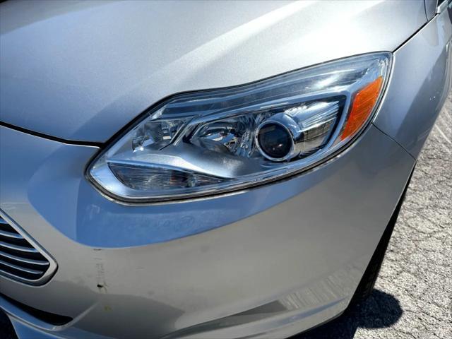 Photo of 2016 INGOT SILVER Ford Focus Electric