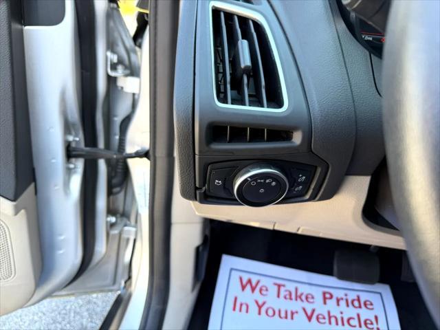 Photo of 2016 INGOT SILVER Ford Focus Electric