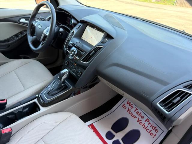 Photo of 2016 INGOT SILVER Ford Focus Electric