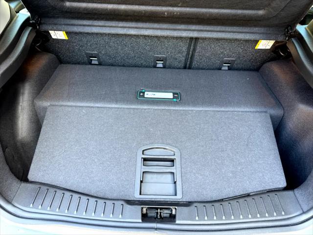 Photo of 2016 INGOT SILVER Ford Focus Electric