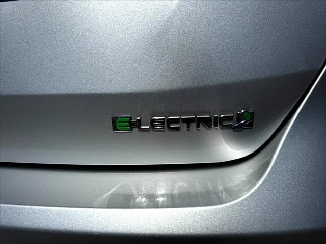Photo of 2016 INGOT SILVER Ford Focus Electric