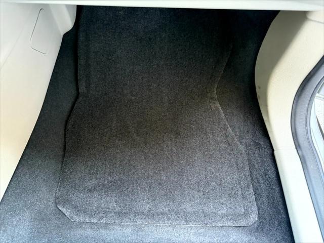 Photo of 2016 INGOT SILVER Ford Focus Electric
