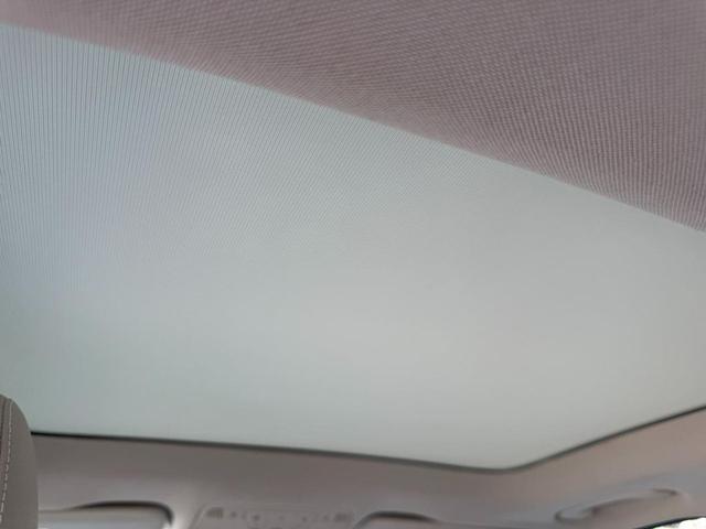 Photo of 2015 White Mercedes-Benz C-Class