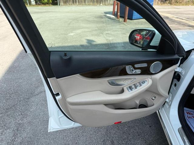 Photo of 2015 White Mercedes-Benz C-Class