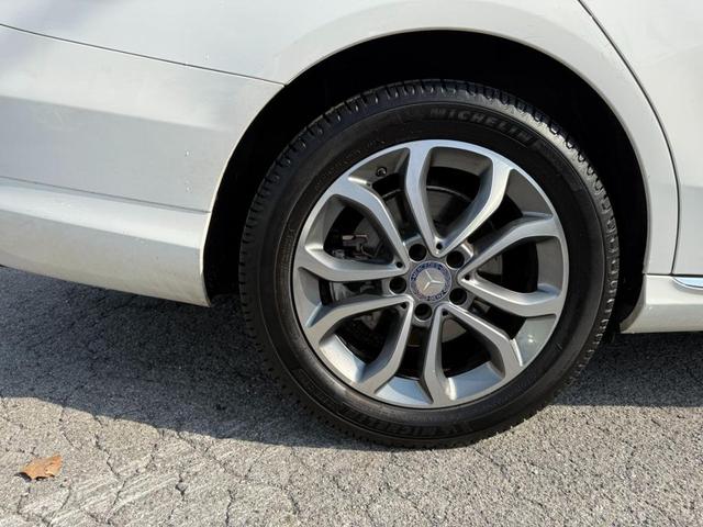 Photo of 2015 White Mercedes-Benz C-Class