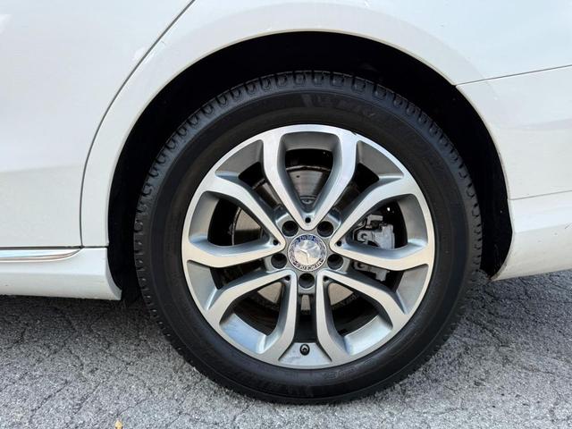 Photo of 2015 White Mercedes-Benz C-Class