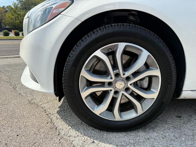 Photo of 2015 White Mercedes-Benz C-Class